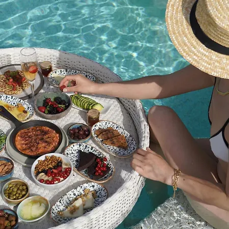 Susona Bodrum, Lxr &