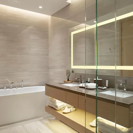 Susona Bodrum, Lxr & 토르바